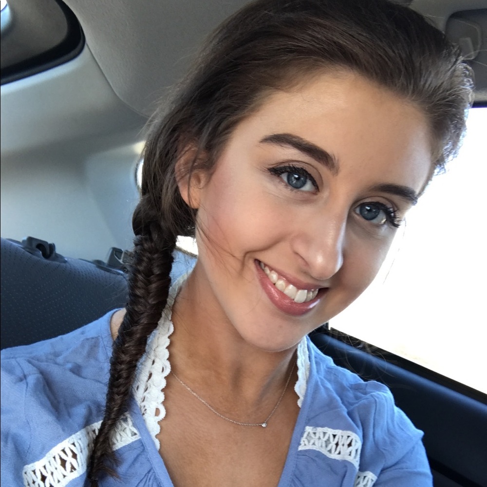 Meet your Posher, Emily